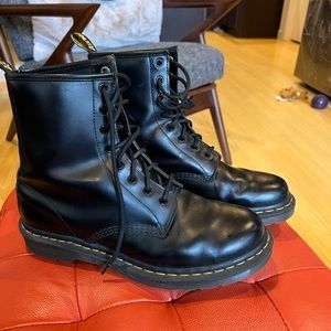 Dr Martens gently used boots